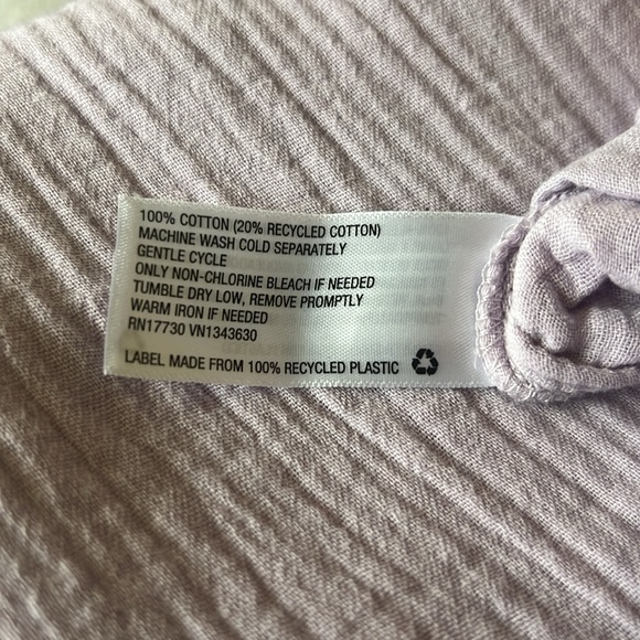 3 Universal Thread blouses - Picture 4 of 6